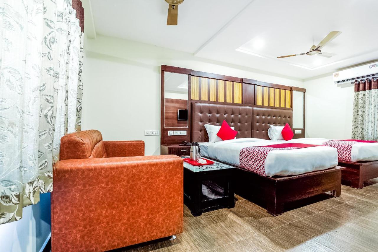 Oyo 16155 Hotel Dcm Grand Vijayawāda Екстериор снимка