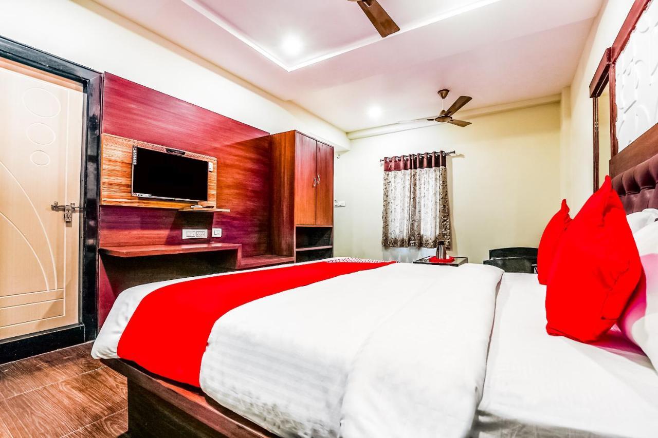 Oyo 16155 Hotel Dcm Grand Vijayawāda Екстериор снимка