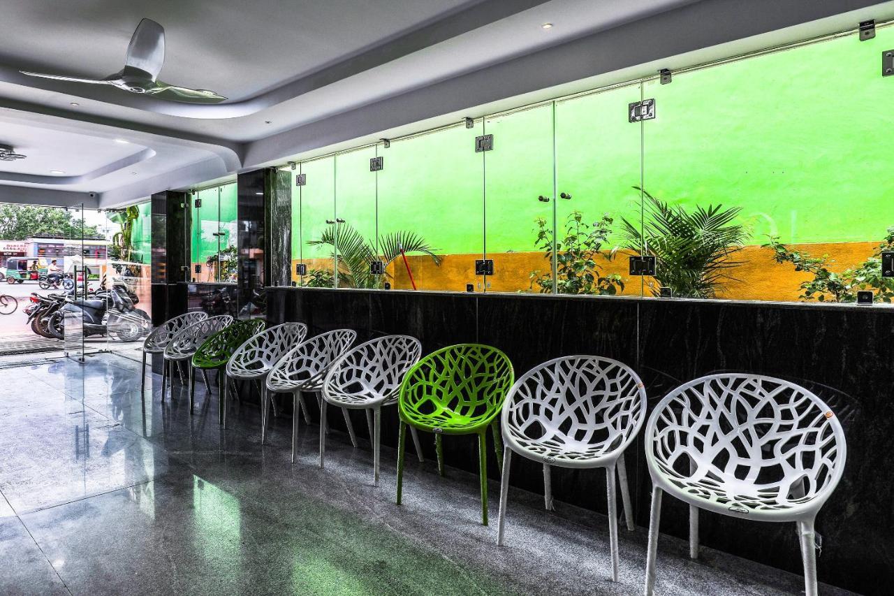 Oyo 16155 Hotel Dcm Grand Vijayawāda Екстериор снимка