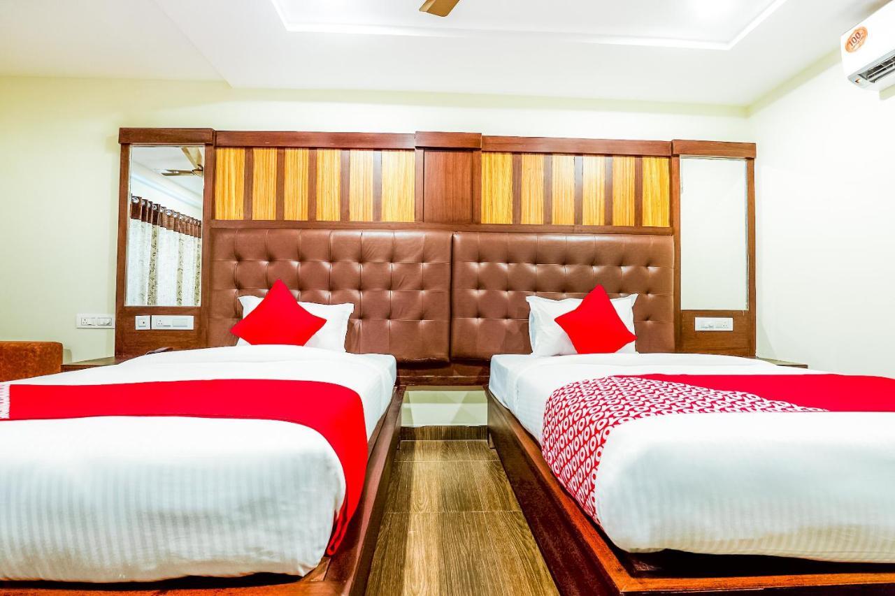 Oyo 16155 Hotel Dcm Grand Vijayawāda Екстериор снимка