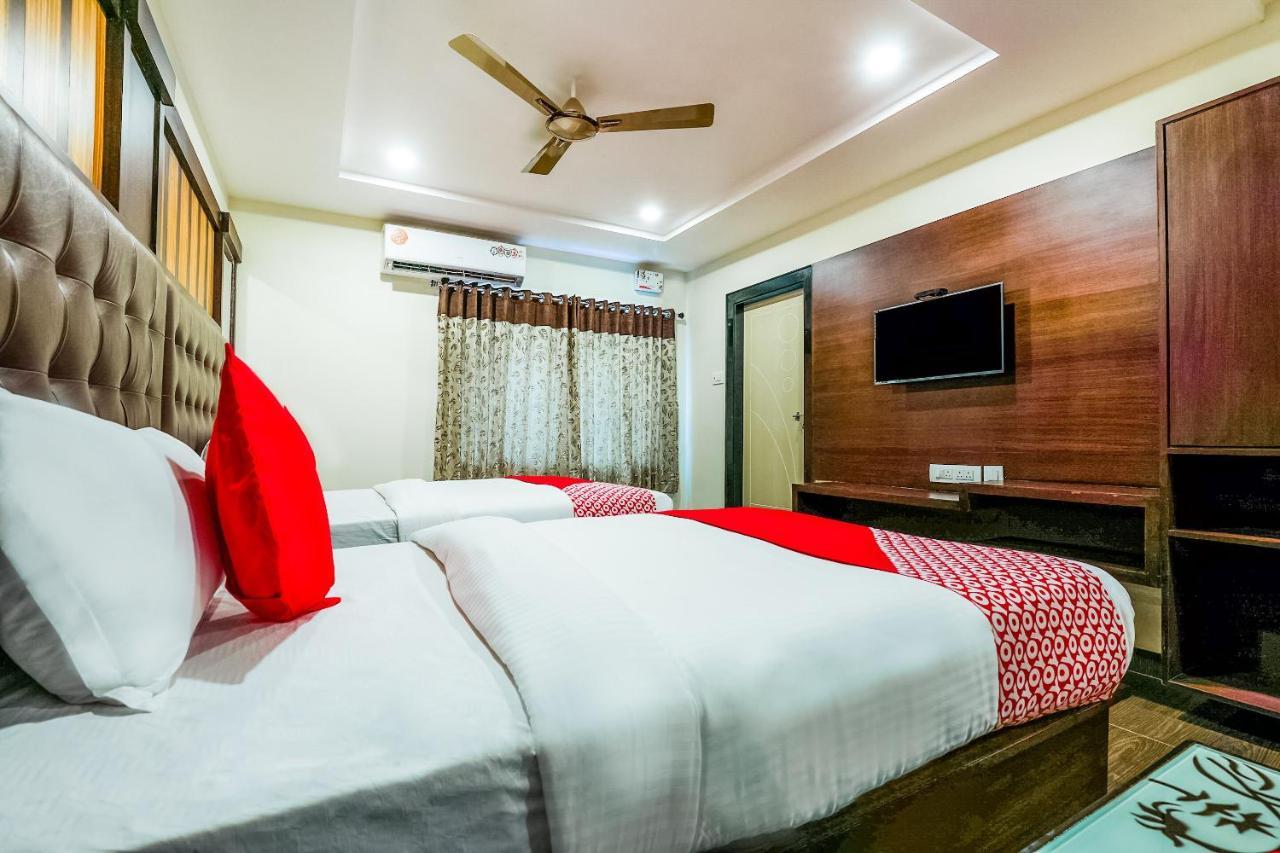 Oyo 16155 Hotel Dcm Grand Vijayawāda Екстериор снимка