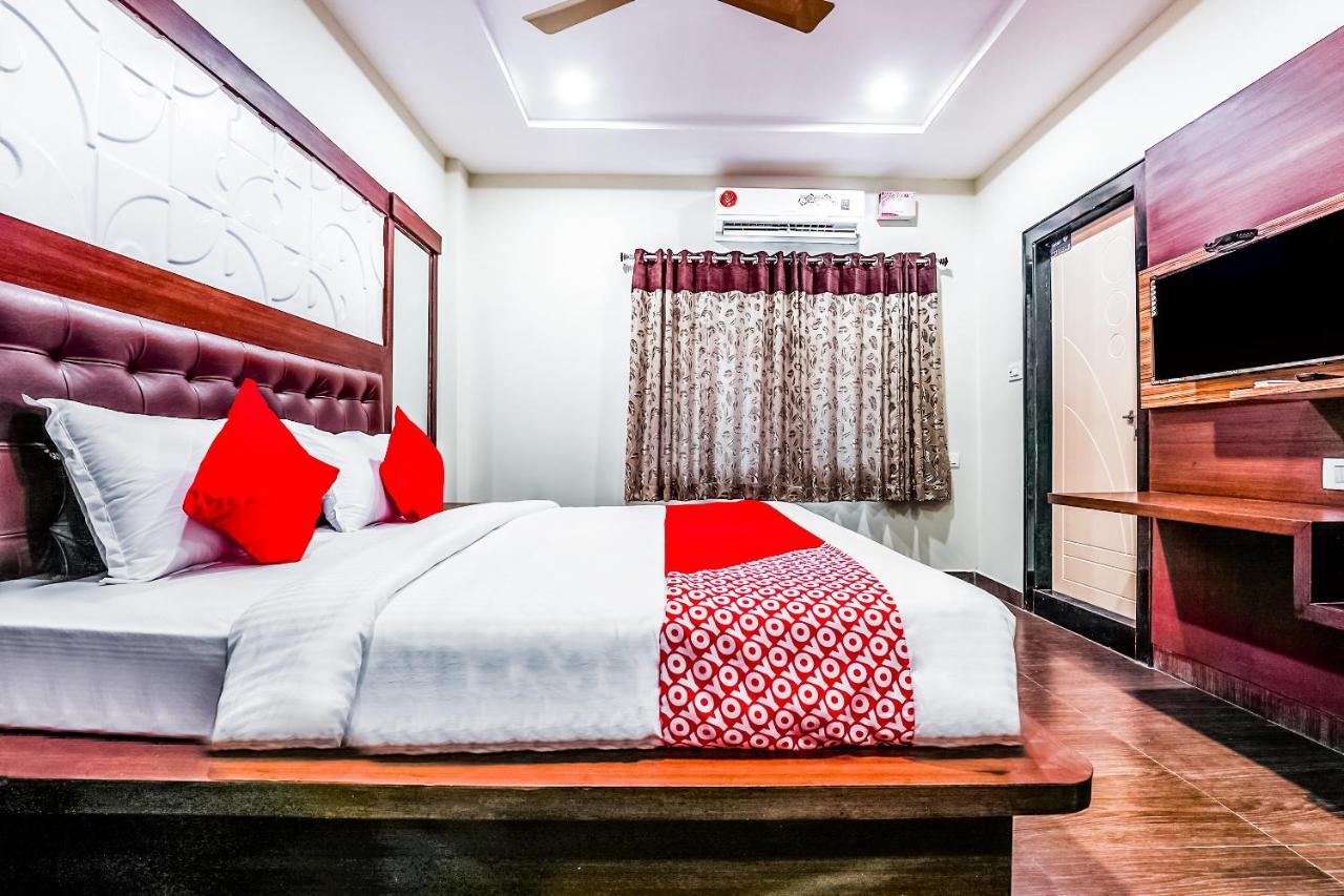 Oyo 16155 Hotel Dcm Grand Vijayawāda Екстериор снимка
